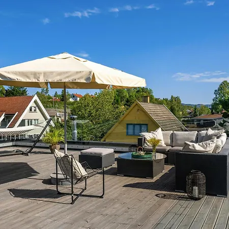 Modern Industrial Dream With Sunny Rooftop Hébergement de vacances Jar