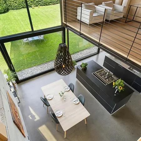 Modern Industrial Dream With Sunny Rooftop Hébergement de vacances Jar