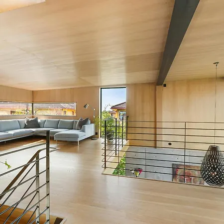 Modern Industrial Dream With Sunny Rooftop Hébergement de vacances *