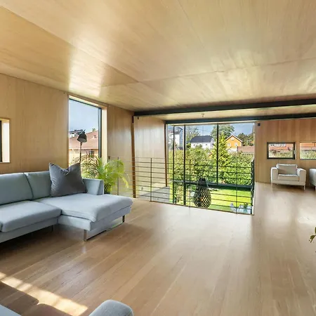 Modern Industrial Dream With Sunny Rooftop Hébergement de vacances Jar