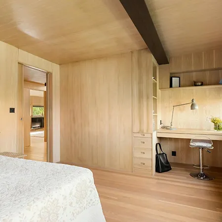 Hébergement de vacances Modern Industrial Dream With Sunny Rooftop *